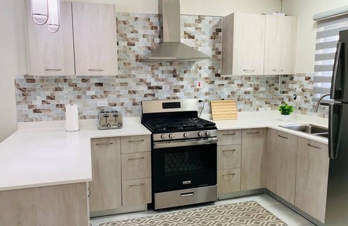 Discovery Bay House | Luxury Villa Townhouse