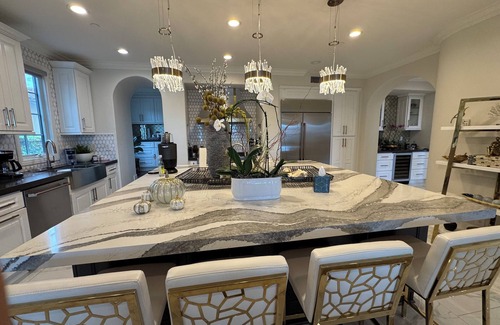 Quail Hill House | Luxury Villa!Unbeatable location, near freeways, shops