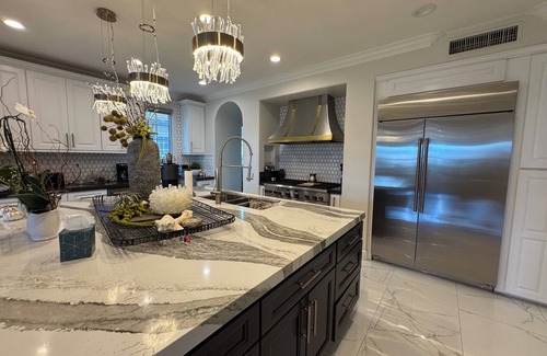 Quail Hill House | Luxury Villa!Unbeatable location, near freeways, shops