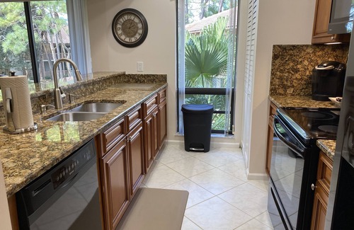 Hunt Club Condo | Luxury Villa in PGA gated community, communal pool, nearby beaches & restaurants