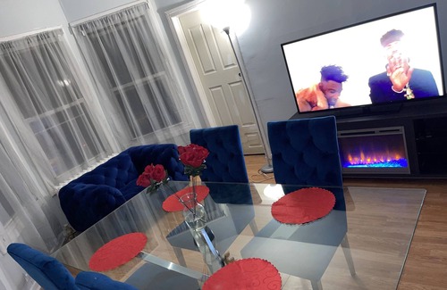 Brooklyn Villa | Luxury Villa w/LED Ring FREE Parking NYC