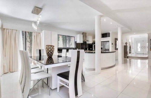 Munster House | Luxury Villa W Pool and Spa