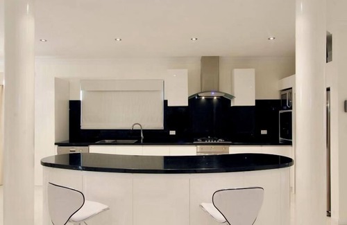 Munster House | Luxury Villa W Pool and Spa