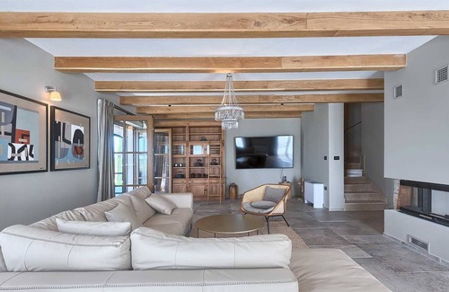 Finida Villa | Luxury villa with a sauna, home cinema and a gym