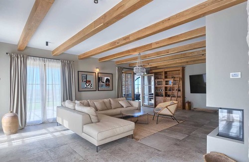 Finida Villa | Luxury villa with a sauna, home cinema and a gym