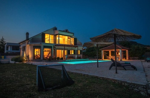 Sibenik House | Luxury villa with a swimming pool Vrpolje, Šibenik (K-21843)