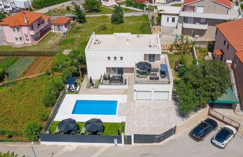 Dicmo House | Luxury villa with a swimming pool Dicmo, Zagora (K-23249)