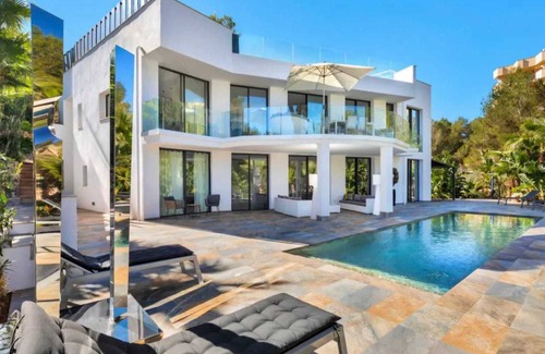 Cala Vinas Villa | Luxury Villa with Direct Sea Access