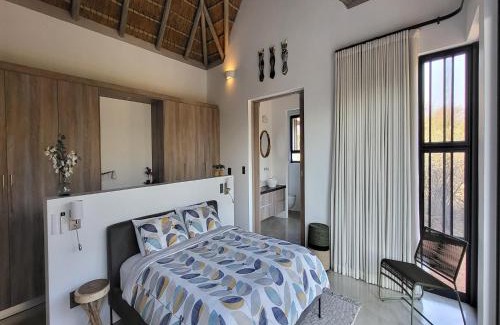Hoedspruit House | Luxury Villa with Heated Pool