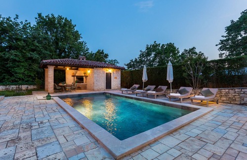 Baderna Villa | Luxury villa with heated pool