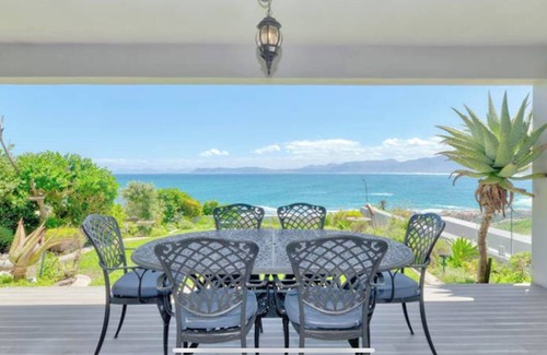 De Kelders Villa | Luxury villa with ocean views in De Kelders