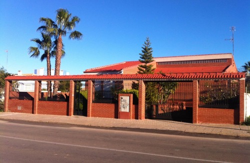 Playa Honda Villa | Luxury villa with pool, garage for five vehicles, 3 minutes from the beach