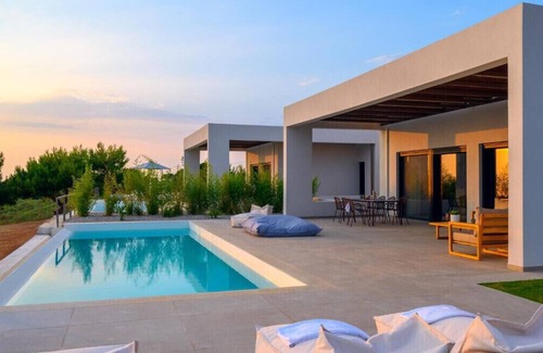 Gargaliani Villa | Luxury villa with Private infinity pool, sea view & sunset. Nobus Villas 2.