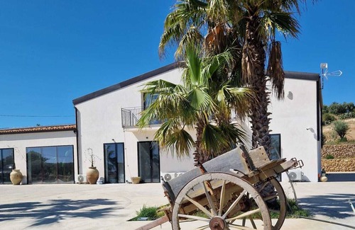 Caltagirone Villa | Luxury villa with pool & sweeping views - absolute privacy in Sicily