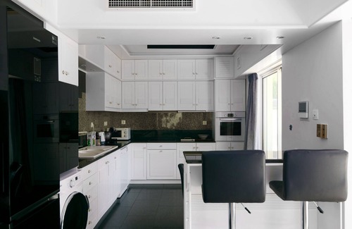 Vouliagmeni Villa | Luxury Villa with Pool,BBQ and Garden Vouliagmenin