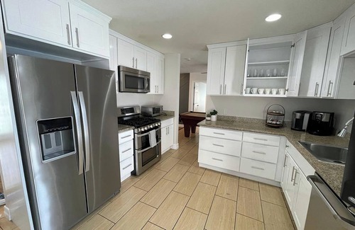 Paradise Villa | Luxury Villa with private pool 5BR/4BA