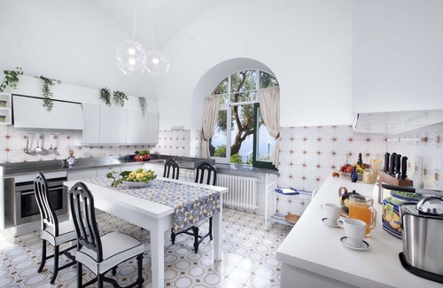 Arienzo Villa | Luxury Villa With Private Beach and Hut Tub in Positano