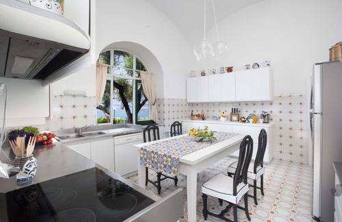 Arienzo Villa | Luxury Villa With Private Beach and Hut Tub in Positano