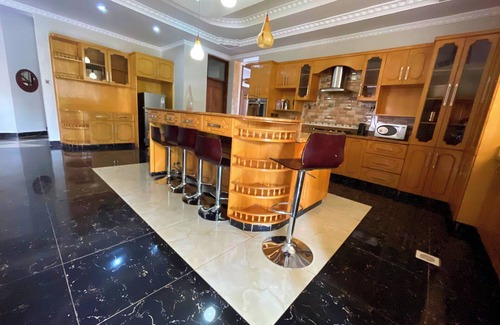 Runda Villa | Luxury Villa with Private Pool and In-Room Jacuzzis – Perfect Getaway