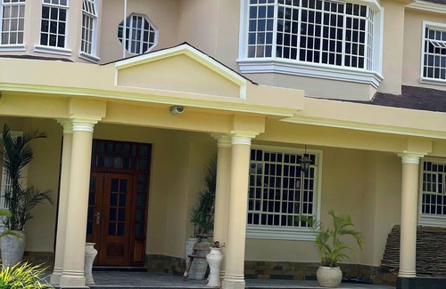 Runda Villa | Luxury Villa with Private Pool and In-Room Jacuzzis – Perfect Getaway