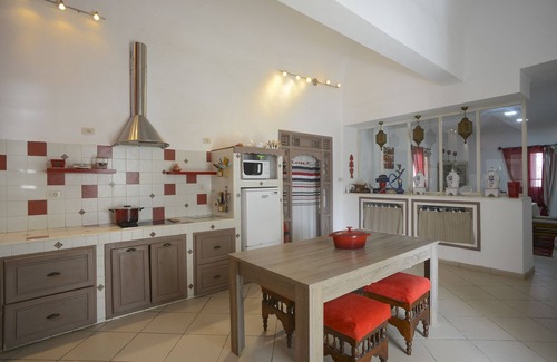 Djerba Ajim Villa | Luxury villa with private pool by the sea, air conditioned, 12 pers