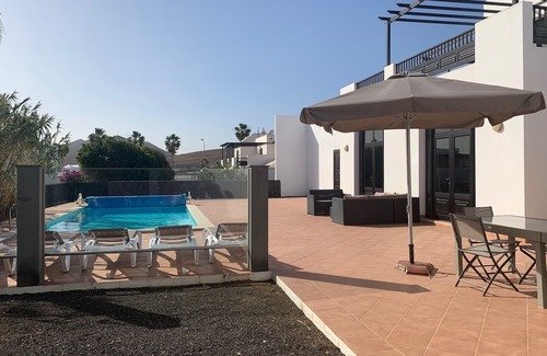 Conil Villa | Luxury villa with private heated pool, WIFI, views of the sea and volcanoes