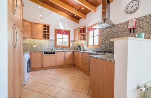 Raposeira Villa | Luxury Villa with Private Pool