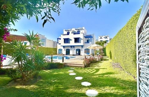 Sahl Hasheeh Villa | Luxury villa with sea view and pool