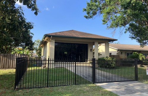 Coconut Creek House | Luxury Villa with full size washer and dryer within 5 miles of the beach