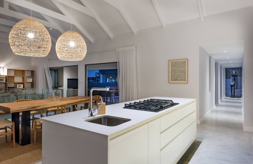 Helderberg Rural House | Luxury villa with pool & garden in Somerset West - ideal for connoisseurs & golfers