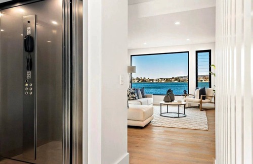Point Clare House | Luxury Villas Clare De Lune Waterfront (with pool)