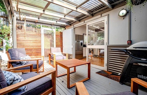 Booker Bay House | Luxury Villas Cottage in Paradise at Daleys Point (Walk to the beach)