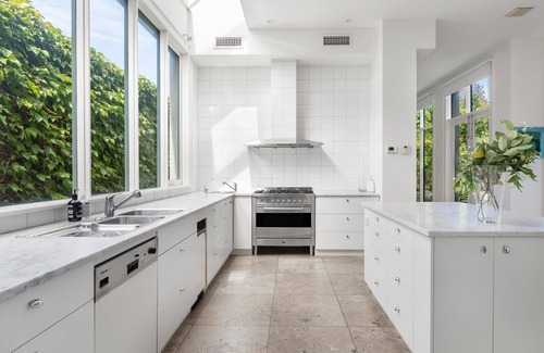 St Kilda West House | Luxury Villas Haven on Loch (Pet Friendly)