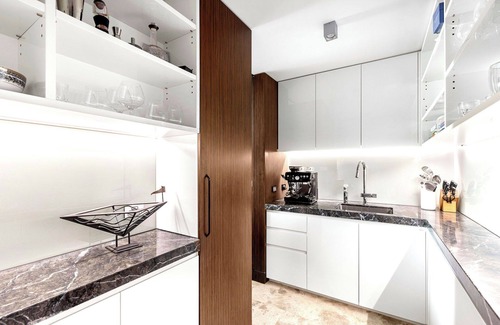 Albert Park Apartment | Luxury Villas The Parade Penthouse (Walk to beach)