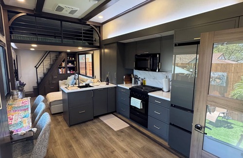 Templeton Cottage | Luxury Vineyard Retreat – Near Mid-State Fair & Tin City Events