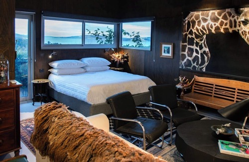 Woodbridge Bed & Breakfast | Luxury Vrbo in Woodbridge - the best views over Bruny Island and North to Hobart