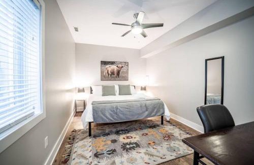 Fountain Square House | Luxury w/SoakTub* King with 3BR