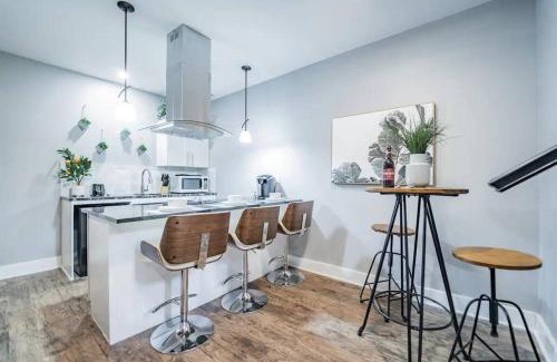 Fountain Square House | Luxury w/SoakTub* King with 3BR