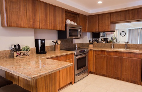 Waikiki Condo | Luxury Waikiki Penthouse - Ocean Views, Free Parking & WIFI