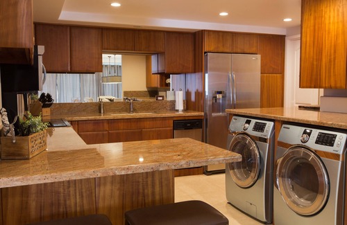 Waikiki Condo | Luxury Waikiki Penthouse - Ocean Views, Free Parking & WIFI