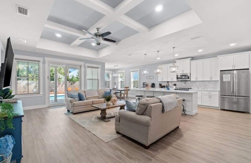 Laguna Beach Estates House | Luxury Walk-to-Beach Retreat W/Pool, PCB West End