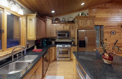 Island Park Cabin | Luxury Water Front Cabin on Island Park Reservoir With Private Bay And Dock
