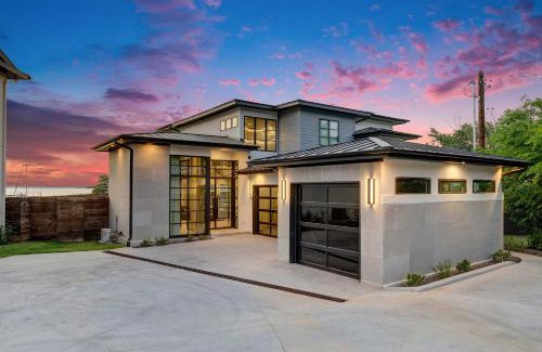Horseshoe Bay House | Luxury waterfront Villa Heated pool and sauna