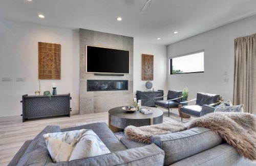 Horseshoe Bay House | Luxury waterfront Villa Heated pool and sauna
