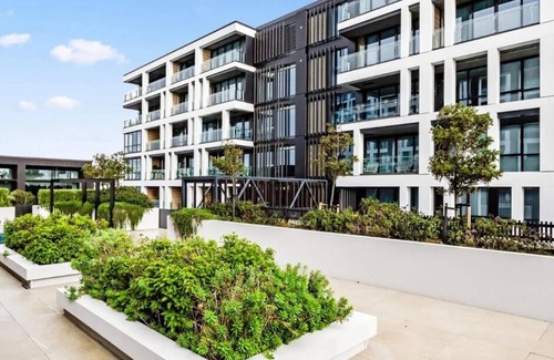 Kingswell Apartment | Luxury Waterfront Apartment in Auckland | 2BR