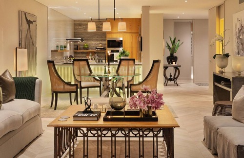 Auckland Central Business District Apartment | Luxury Waterfront Apartment available for executive or vacation rental.