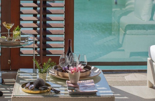 Auckland Central Business District Apartment | Luxury Waterfront Apartment available for executive or vacation rental.