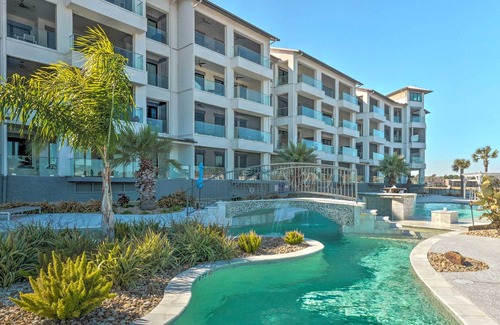 Montgomery Condo | Luxury Waterfront Condo w/ Grill + Fire Pit