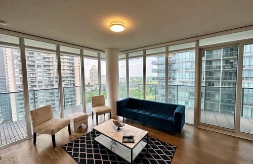 Humber Bay Condo | Luxury Waterfront Condo Toronto