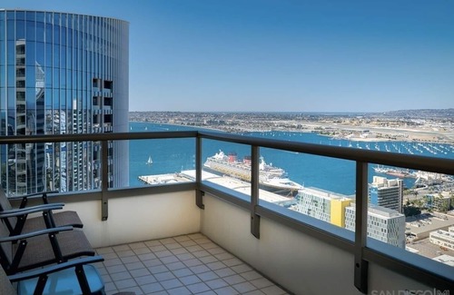 Columbia Condo | Luxury Waterfront High-Rise in Downtown San Diego Condo